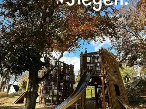 Eine Runde durch die Altstadt mit Spielplatz-Stopp geht einfach immer! 🤩 - Instagram Vorschaubild 1