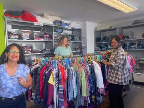 ❤️ Wir präsentieren die Kinder-Kleider-Kiste vom @Kinderschutzbund_Siegen! - Instagram Vorschaubild 1