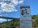 📍Heute haben wir @diecoffeebar besucht und waren super überrascht: nicht nur der Kaffee und das Frühstück sind super lecker, sie haben auch noch ein ganz tollen privaten Spielplatz im Freien, mit Klettgerüst, Rutsche, Hängematte, Brücke, Schaukel, also alles was man braucht, um so einen schönen Tag zu genießen! ❤️☕️ - Instagram Bild 1