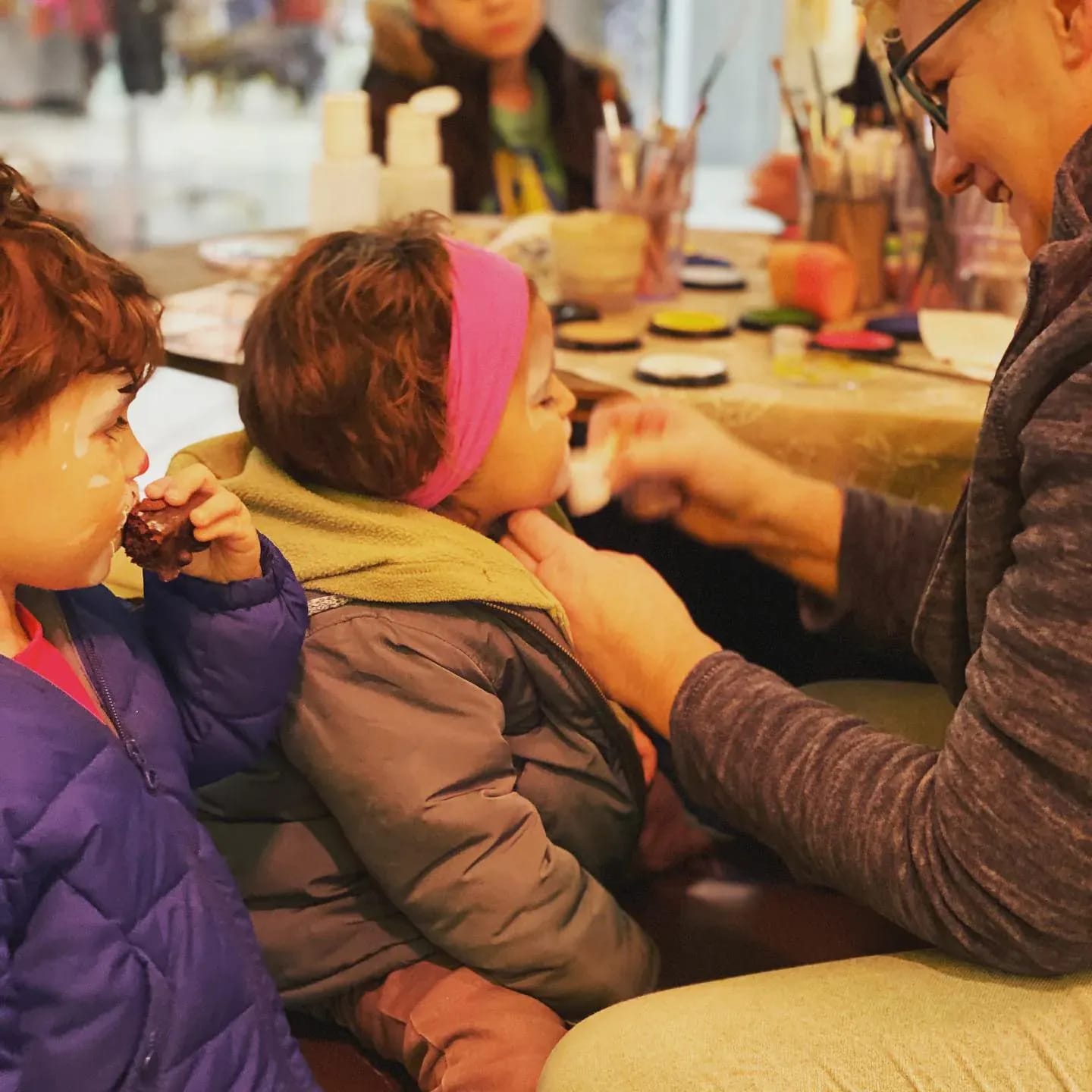 Kinderschminken + Lebkuchen essen, #Sternenzelt #Weidenau! - Instagram Bild 1
