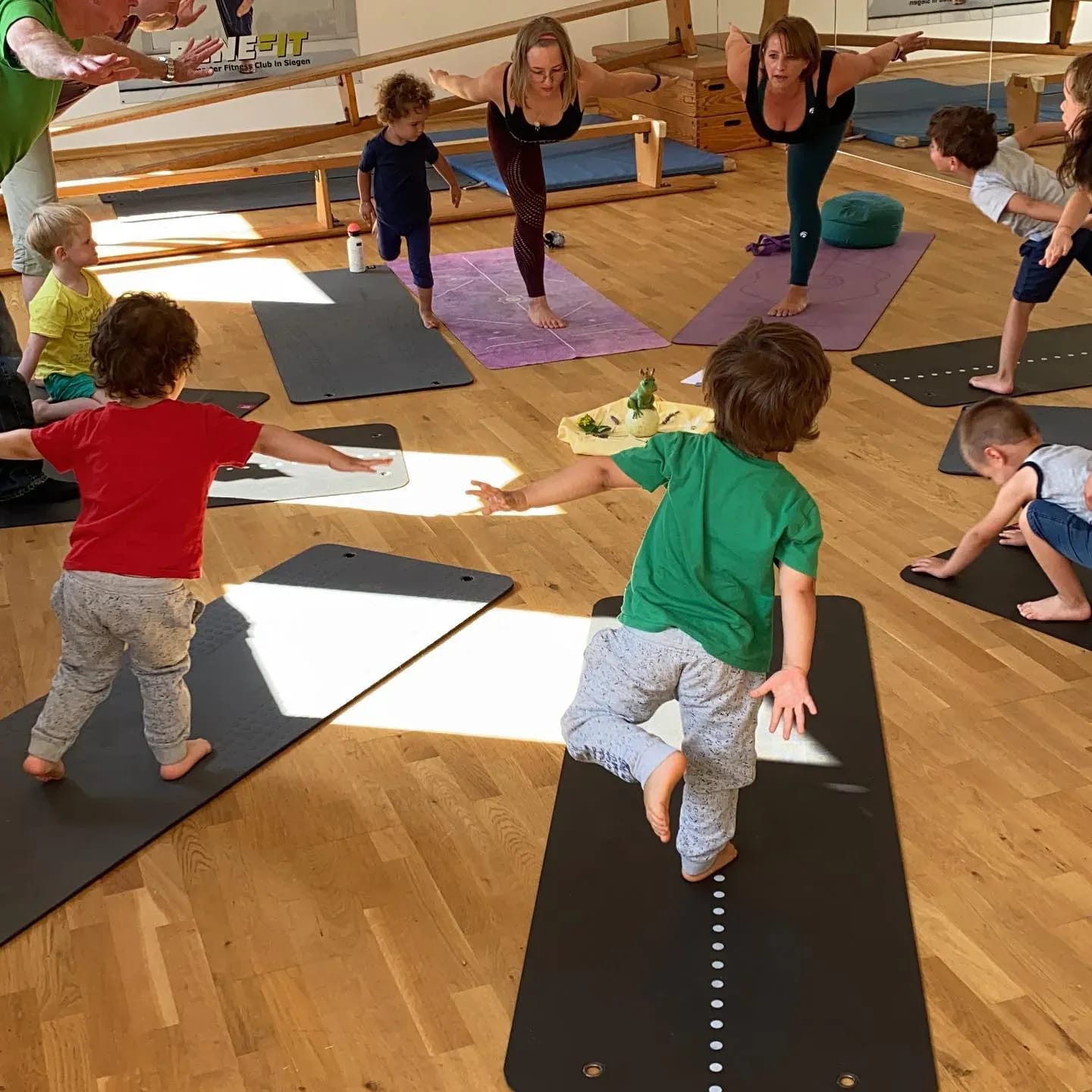 Kinderyoga ist fantastisch! Namaste @nicole_setz_hoffmann 🙏🏽❤️ - Instagram Bild 1