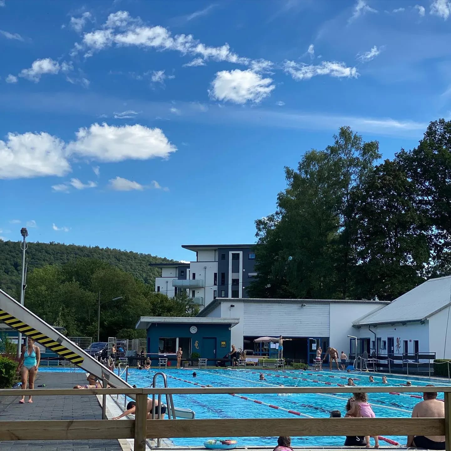 Heute sind wir in Freudenberg Warmwasserfreibad Gambach🌤💧👌🏽 - Instagram Bild 1