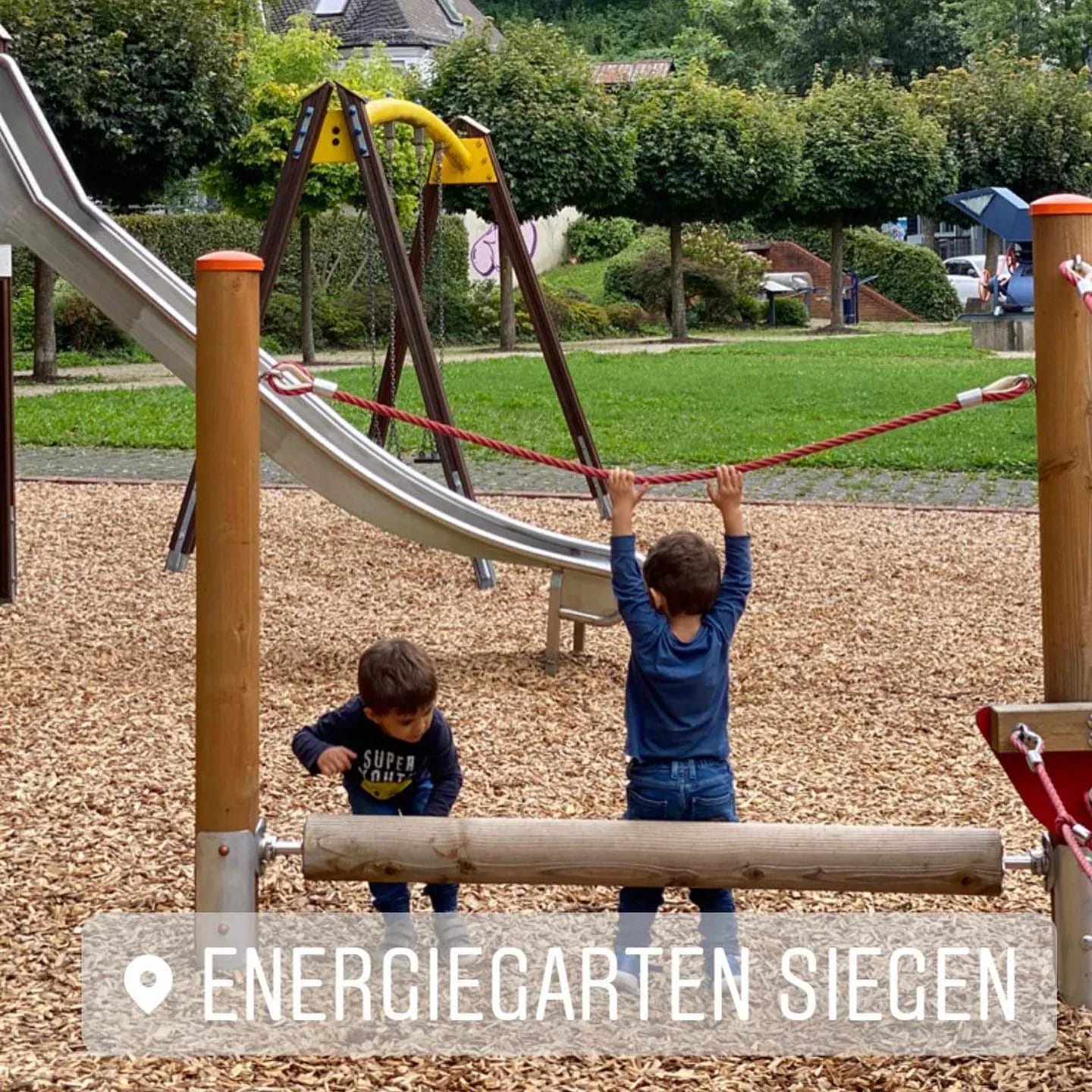 Wir sind heute zum ersten mal hier im Park gewesen. Sehr zentral gelegen, angenehm und Informative, da einige Objekte das Thema Energie und Umwelt darstellen. ❤️ - Instagram Bild 1