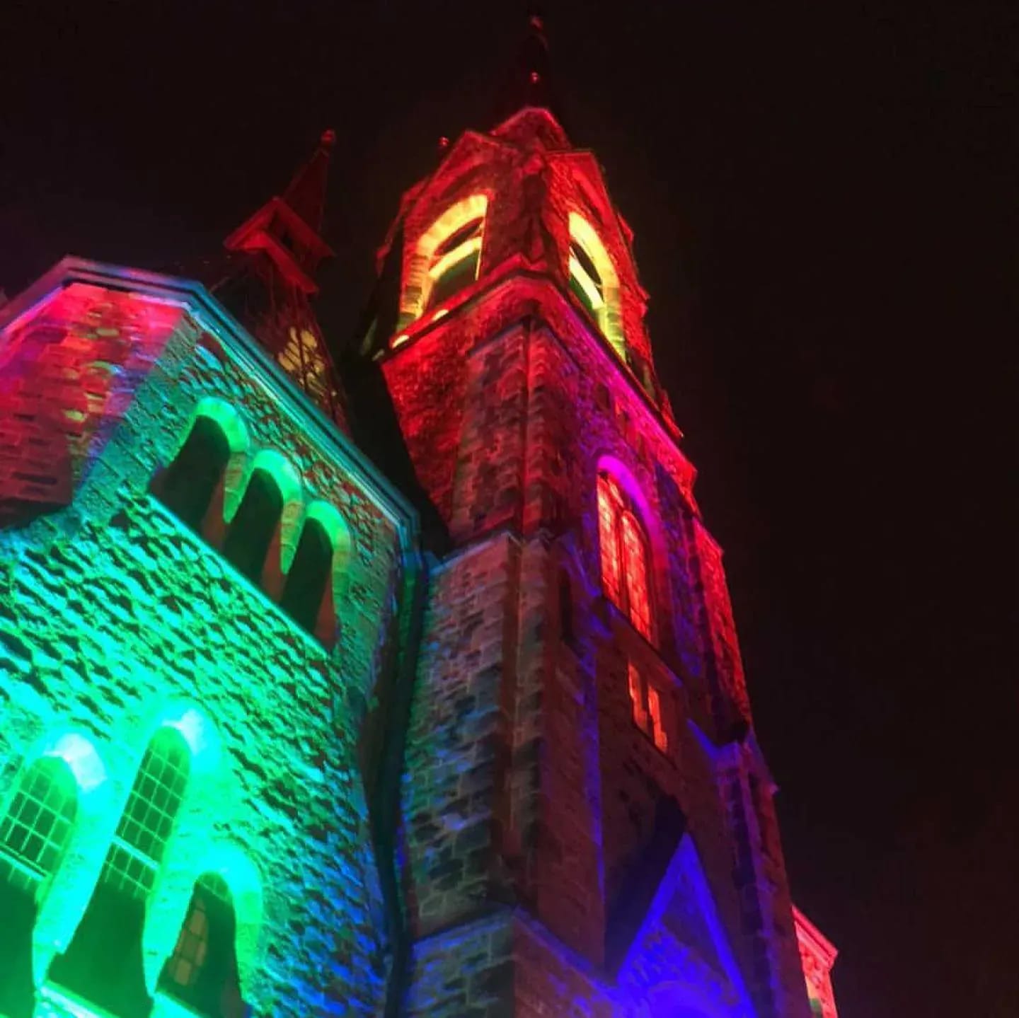Hier ist der tolle Weihnachtsmarkt in der Talkirche Geisweid! - Instagram Bild 1