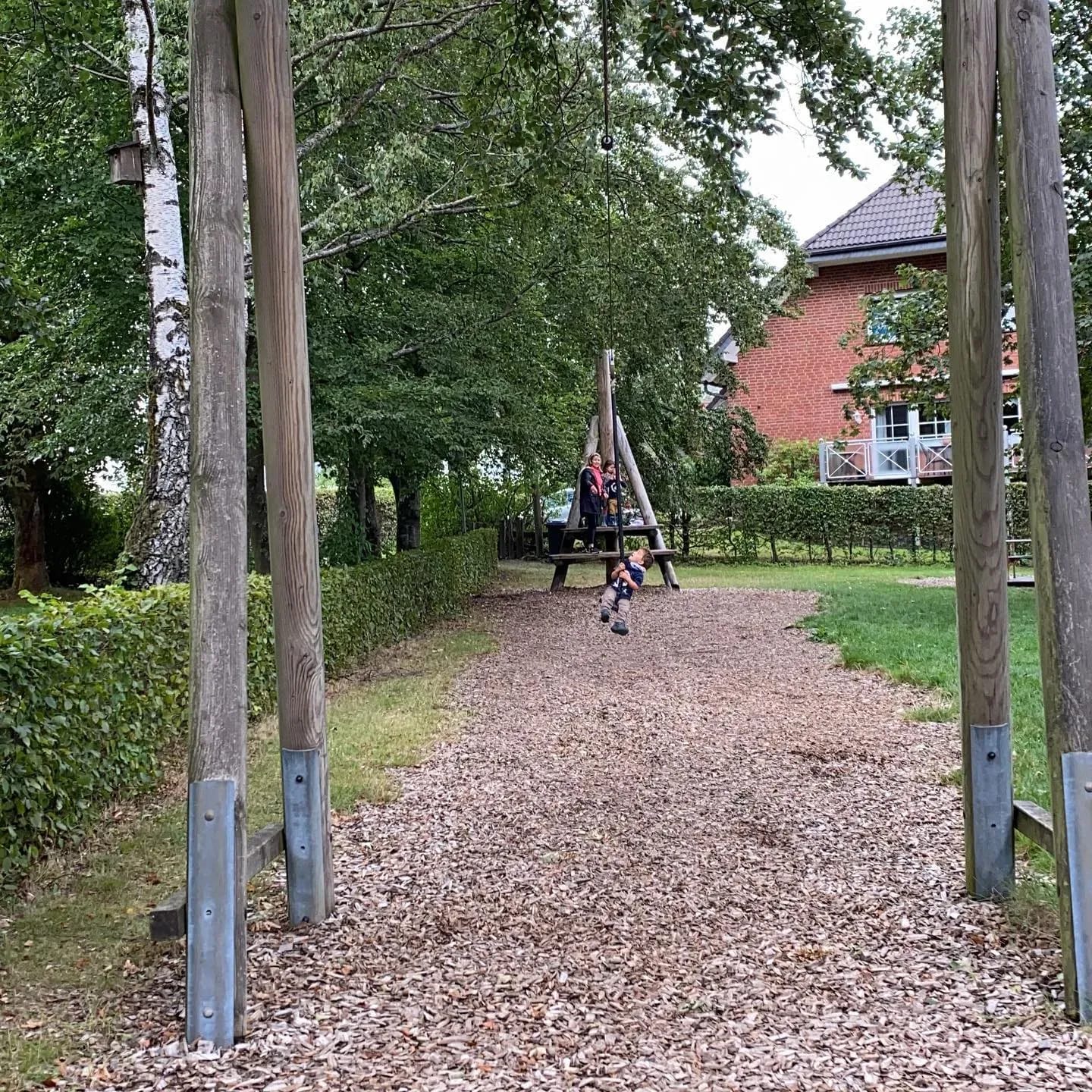 Heute haben wir der Spielplatz Römershagen besucht: seeehr groß, mit Sitzmöglichkeiten und Spielgeräte, sehr zu empfehlen!! ❤️👌🏽 - Instagram Bild 1