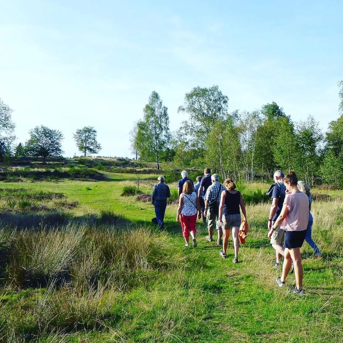 RP @kreis_siwi “Die Sommerferien stehen vor der Tür. Viele verbringen sie dieses Jahr zuhause. Passend dazu bietet die Biologische Station Siegen-Wittgenstein ab Juli wieder viele spannende Veranstaltungen für Jung und Alt an. - Instagram Bild 1
