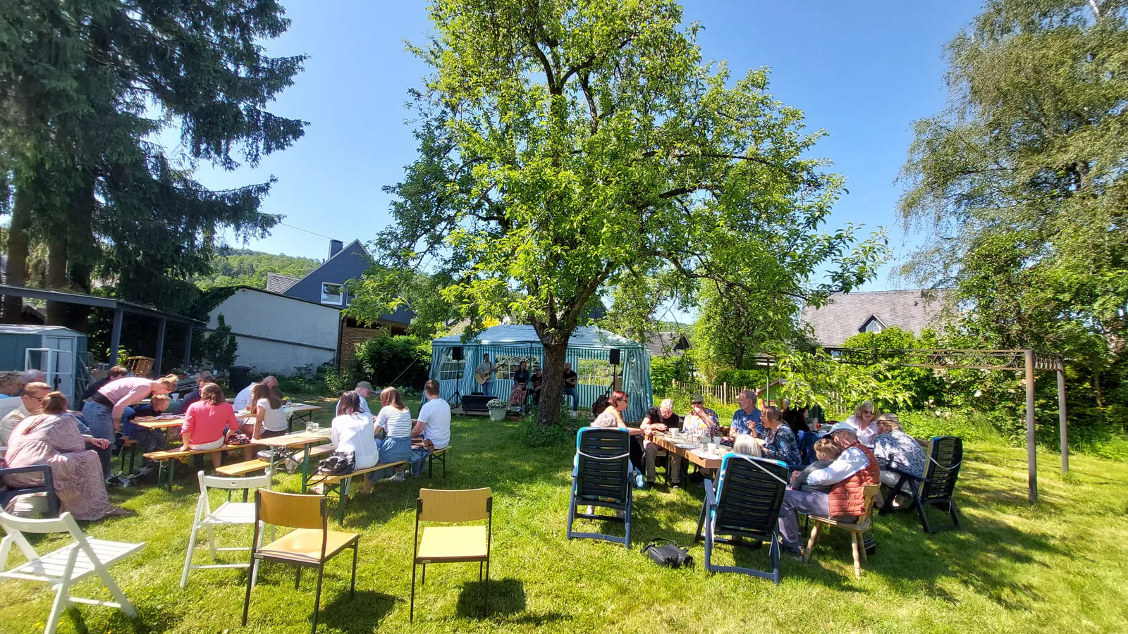 Feier-Stimmung im Q! Mit Mitmach-Buffet, Spiel-Spaß, Kreativ-Programm & Silent Disco in Q in Netphen-Deuz