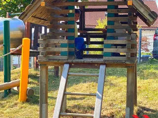 Heute haben wir den Spielplatz „Zur Waldzeche“ besucht, und waren sehr positiv überrascht, wie schön er ist! - Instagram Bild 5