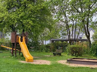 Also... Heute wollten wir trotz des Regens diesem tollen Tipp in Dreis-Tiefenbach folgen, auch super kombinierbar mit dem Ball & Bike.... Aber einer der Zwillinge hat sooolche Wutanfälle gehabt, dass wir dann leider ohne Abenteuer nach Hause fahren mussten! 😭 - Instagram Bild 2
