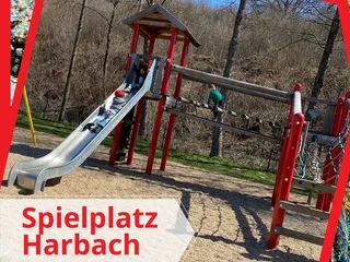 Sooo! Dieser Spielplatz ist in Harbach: und wir sind noch dran weitere Spielplätze und Parks mit Bäche oder Wasserspielmöglichkeiten zu präsentieren! 💦 - Instagram Bild 1