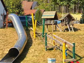 Heute haben wir den Spielplatz „Zur Waldzeche“ besucht, und waren sehr positiv überrascht, wie schön er ist! - Instagram Bild 2
