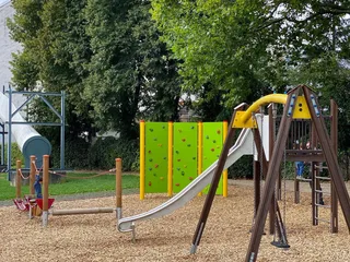 Wir sind heute zum ersten mal hier im Park gewesen. Sehr zentral gelegen, angenehm und Informative, da einige Objekte das Thema Energie und Umwelt darstellen. ❤️ - Instagram Bild 2
