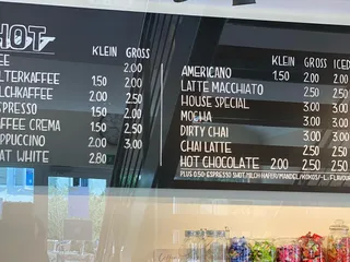 📍Heute haben wir @diecoffeebar besucht und waren super überrascht: nicht nur der Kaffee und das Frühstück sind super lecker, sie haben auch noch ein ganz tollen privaten Spielplatz im Freien, mit Klettgerüst, Rutsche, Hängematte, Brücke, Schaukel, also alles was man braucht, um so einen schönen Tag zu genießen! ❤️☕️ - Instagram Bild 9