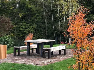 Kennt ihr schon das Erfahrungsfeld “Schön und gut”? Es ist ein ehemaliger Truppenübungsplatz der belgischen Besatzungsarmee und wird jetzt von der Jugendwerkstatt Siegen, dem @gernegrosscafe und @rabauki_ev, die heute von 11-17 Uhr auf haben, genutzt. - Instagram Bild 4