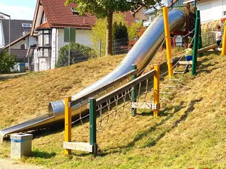 Heute haben wir den Spielplatz „Zur Waldzeche“ besucht, und waren sehr positiv überrascht, wie schön er ist! - Instagram Bild 3