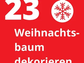 #23: Den Baum zusammen zu schmücken, ist eine schöne Beschäftigung und hält die Tradition am Leben.⠀ - Instagram Bild 1