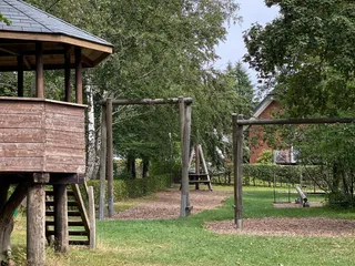 Heute haben wir der Spielplatz Römershagen besucht: seeehr groß, mit Sitzmöglichkeiten und Spielgeräte, sehr zu empfehlen!! ❤️👌🏽 - Instagram Bild 7