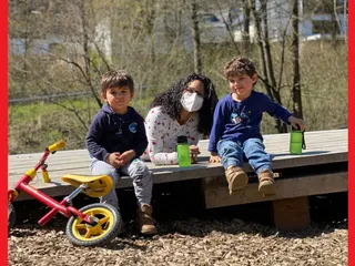 🤗 Heute haben wir den tollen Spielplatz in Eckmannshausen entdeckt und es war uns eine große Freude, von einem Team der #wdrlokalzeitsüdwestfalen begleitet zu werden! 🙏🏼 DANKE, DANKE! - Instagram Bild 6