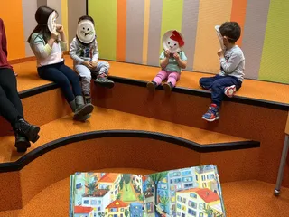 Hoffentlich können wir viele Lesestunden in der @stadtbibliotheksiegen genießen! ❤️📖 - Instagram Bild 2