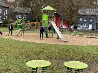 Es ist schon eine Weile her, dass wir auf einem Spielplatz waren! - Instagram Bild 3
