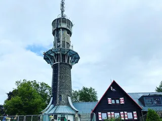 Heute haben wir den #Kindelsberg besucht und im Restaurant gegessen. Danach haben wir auf dem kleinen, aber feinen Spielplatz gespielt. - Instagram Bild 3