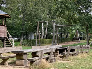 Heute haben wir der Spielplatz Römershagen besucht: seeehr groß, mit Sitzmöglichkeiten und Spielgeräte, sehr zu empfehlen!! ❤️👌🏽 - Instagram Bild 3