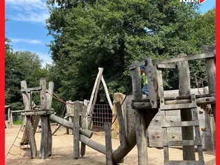 Happy Monday! Weiter geht es mit Spielplätzen mit Bächen / Wasserspielmöglichkeiten! - Instagram Bild 2