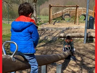 🤗 Heute haben wir den tollen Spielplatz in Eckmannshausen entdeckt und es war uns eine große Freude, von einem Team der #wdrlokalzeitsüdwestfalen begleitet zu werden! 🙏🏼 DANKE, DANKE! - Instagram Bild 3