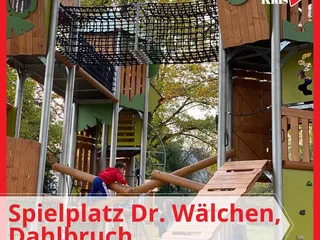 Hola!! Vor kurzem haben wir den neu renovierten Spielplatz Dr. Wäldchen in Dahlbruch besucht, der schon immer zu unseren Lieblingsplätzen gehörten, denn das schöne Gelände strahlt für mich viel Ruhe aus. Natürlich ist es jetzt sehr besucht, weil es neu ist, aber es hat immer noch seinen Charme und das Thema „Ab in den Dschungel!“ ist sehr cool umgesetzt! - Instagram Bild 1