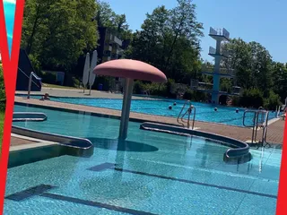 Ich war heute wieder im Freibad, dieses Mal mit den Kids natürlich! Sie hatten sooooo Lust mal wieder im Freibad zu spielen! 💫 - Instagram Bild 5