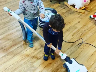 Spielen, aufräumen und wieder von vorne. - Instagram Bild 2