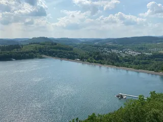 Heute Nachmittag haben wir die Altstadt von #Attendorn und den Aussichtspunkt Biggeblick besucht! 💫 - Instagram Bild 9